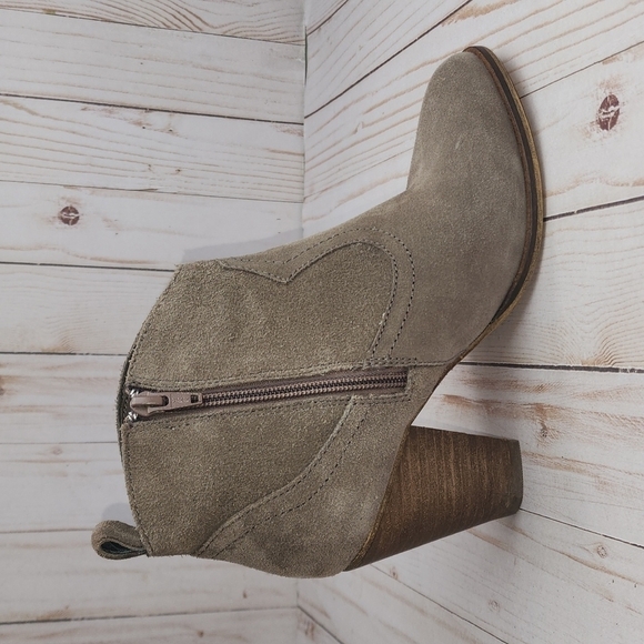 Steve Madden Plover Suede Western Style Booties - Picture 7 of 10